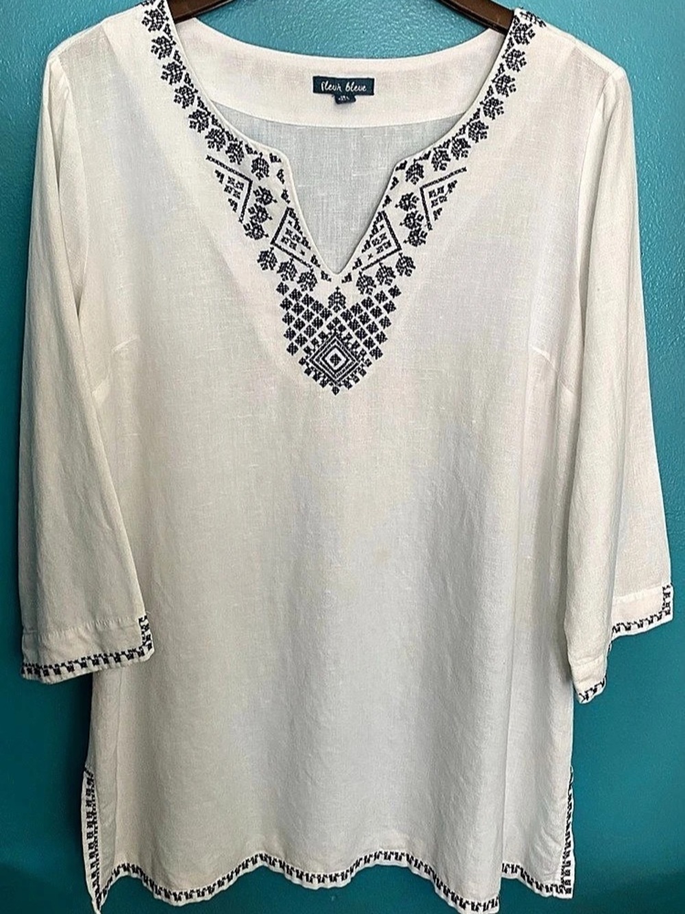 Fleur Bleue Coastal Beachy Embroidered White Linen Cotton Medium Tunic Like New
